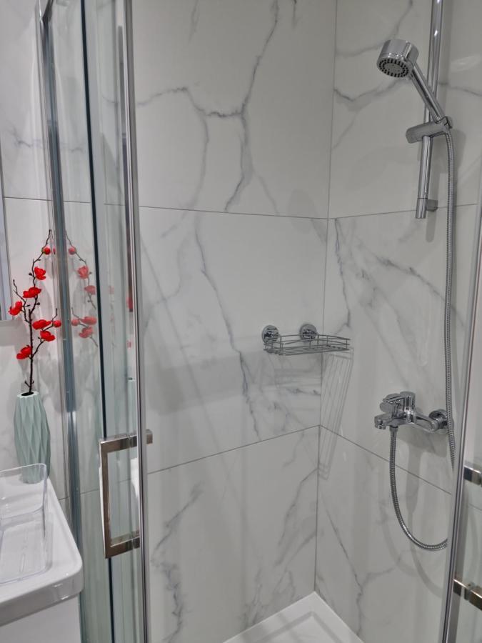 Carisa Deluxe Apartment With Jacuzzi Lárnaka Eksteriør bilde