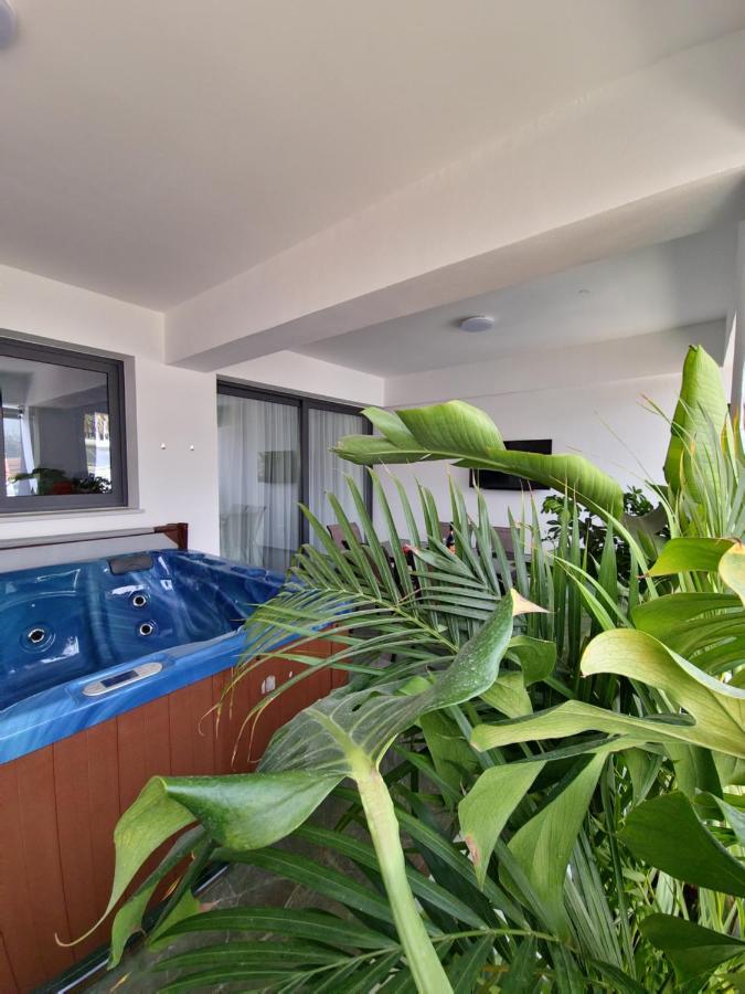 Carisa Deluxe Apartment With Jacuzzi Lárnaka Eksteriør bilde