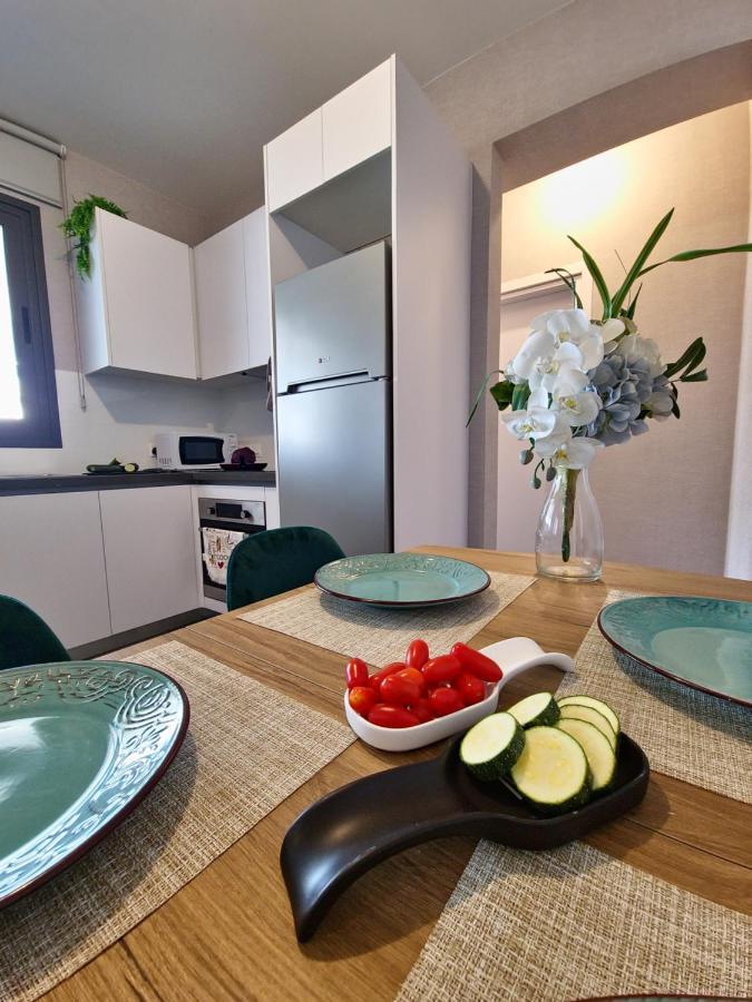 Carisa Deluxe Apartment With Jacuzzi Lárnaka Eksteriør bilde