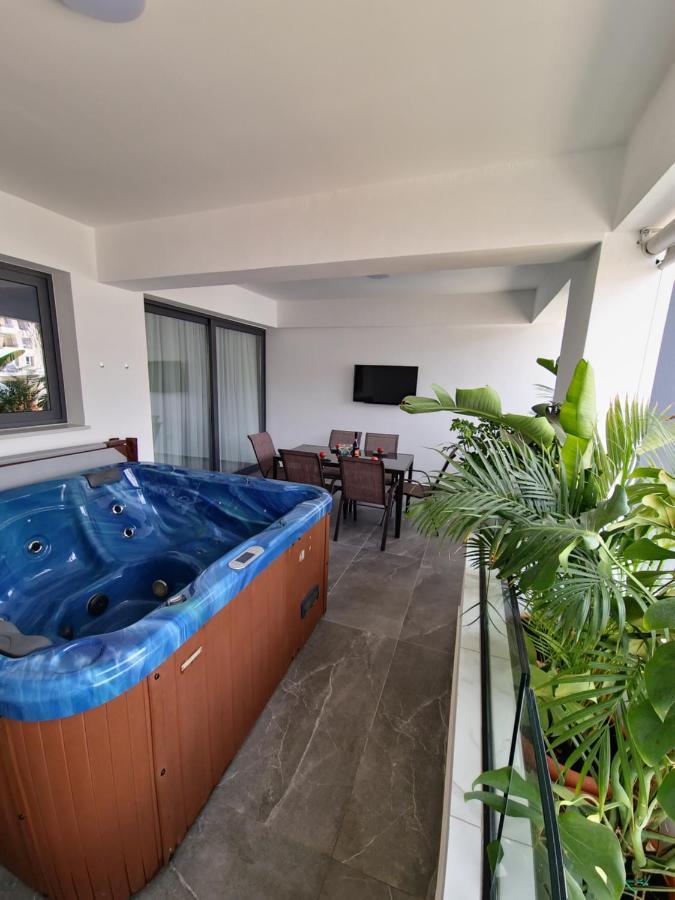 Carisa Deluxe Apartment With Jacuzzi Lárnaka Eksteriør bilde