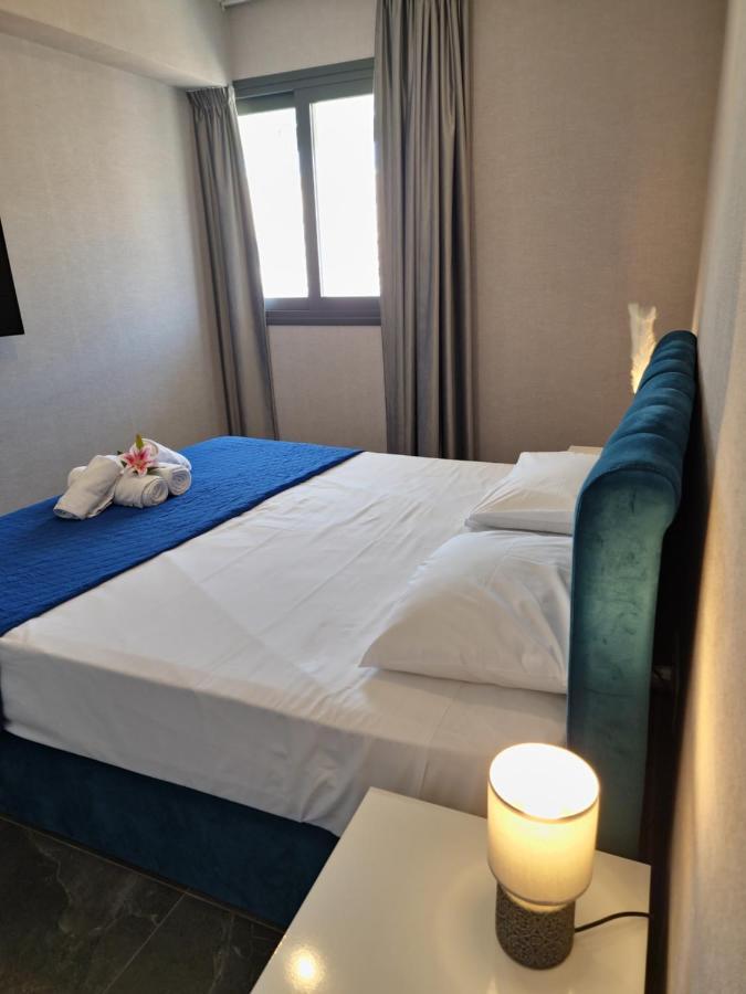 Carisa Deluxe Apartment With Jacuzzi Lárnaka Eksteriør bilde