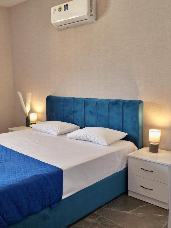 Carisa Deluxe Apartment With Jacuzzi Lárnaka Eksteriør bilde